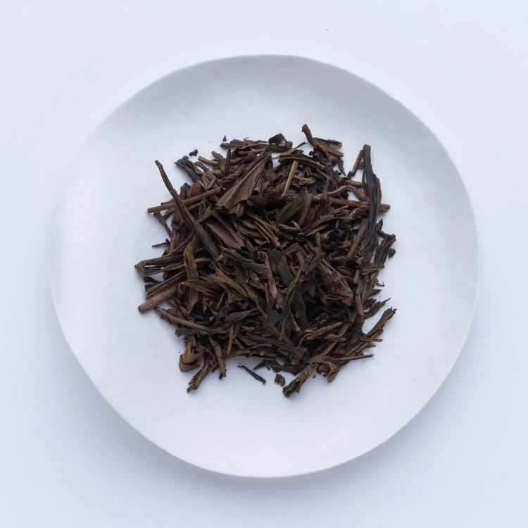 日本製-一保堂代購-京都一保堂極上ほうじ茶焙茶散茶-100g精緻白底紅字袋裝-日本進口IPPODO經典純天然低咖啡因烘焙綠茶葉-老字號名店大師級烘焙香氣濃郁-冷泡熱沖兩用-改善夜晚失眠胃寒上火解油膩-孕婦安心養生精品茶飲照