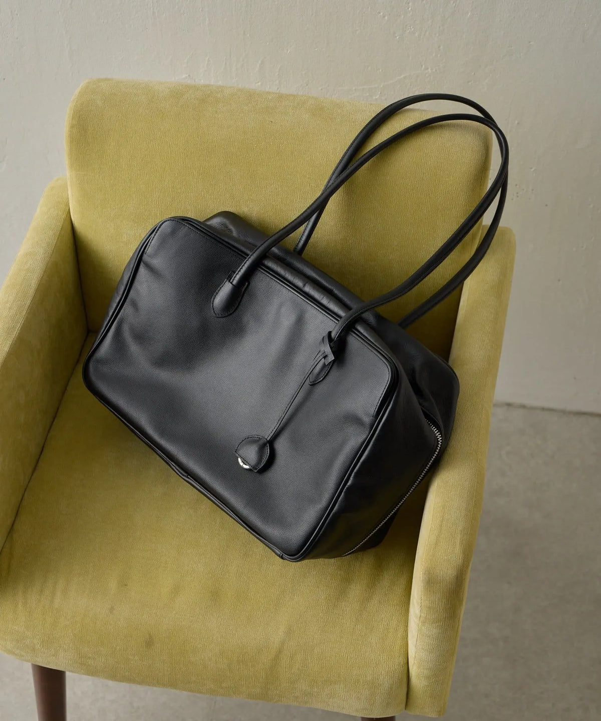 [Customer provided photo, ships mid-Nov] Direct from Japan: Made in Bangladesh ear PAPILLONNER "A4-compatible/Large Capacity" Premium Leather Doctor Boston Bag (B3892)