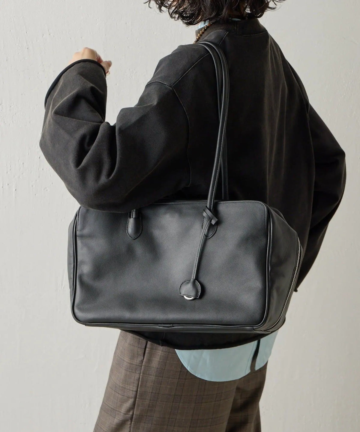 [Customer provided photo, ships mid-Nov] Direct from Japan: Made in Bangladesh ear PAPILLONNER "A4-compatible/Large Capacity" Premium Leather Doctor Boston Bag (B3892)