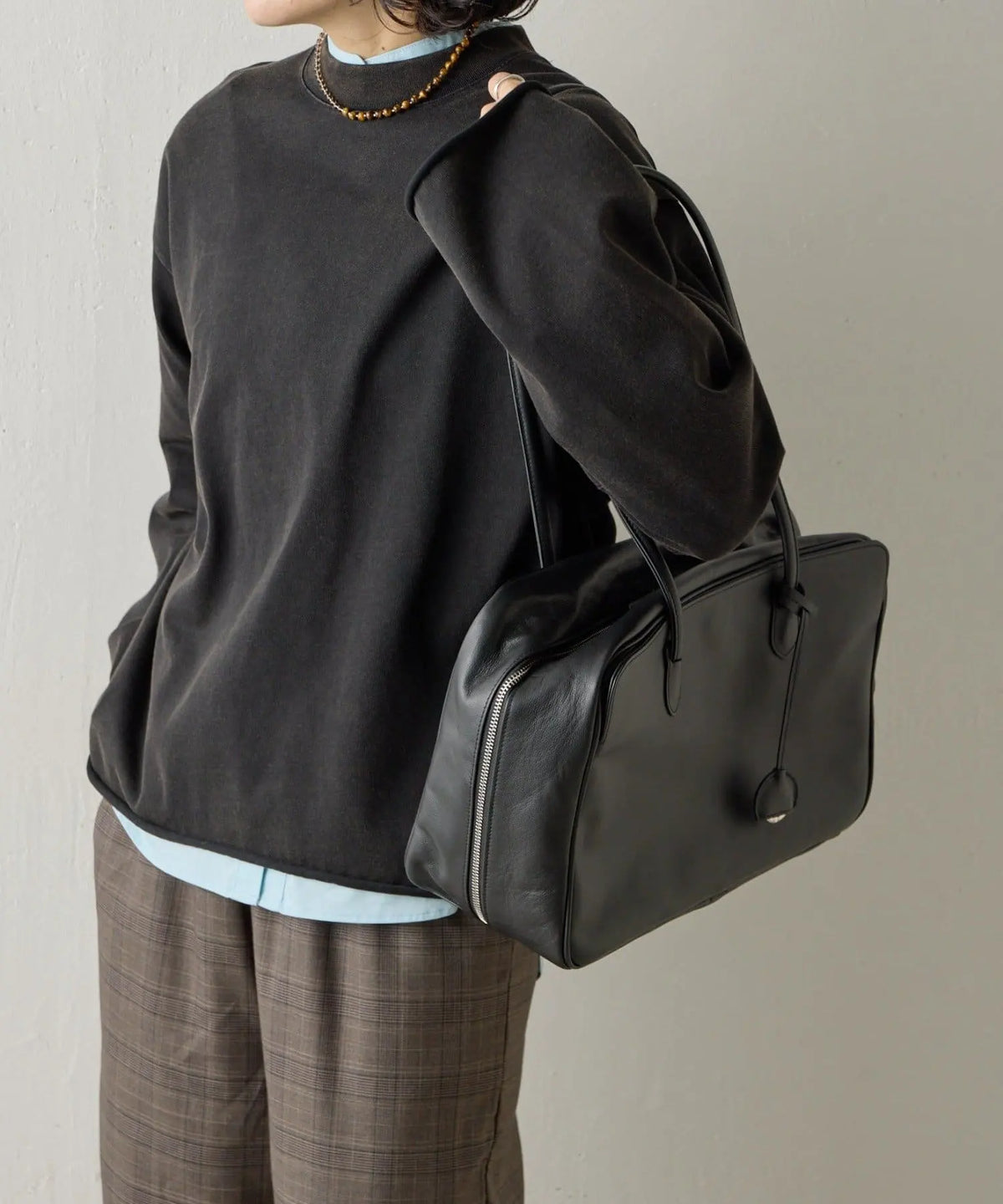[Customer provided photo, ships mid-Nov] Direct from Japan: Made in Bangladesh ear PAPILLONNER "A4-compatible/Large Capacity" Premium Leather Doctor Boston Bag (B3892)