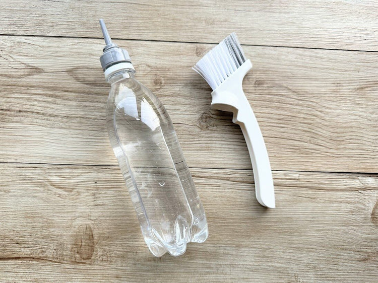 [Ordered on 11/4] Direct from Japan: DAISO Water Bottle Brush Head | Window Frame Crevice Cleaning Brush (B3376)