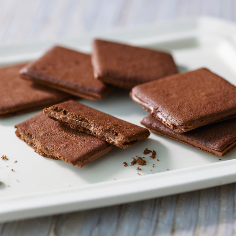 Made in Japan: [Hokkaido Specialty] LeTAO Darjeeling Tea Chocolate Cookies (B3901)
